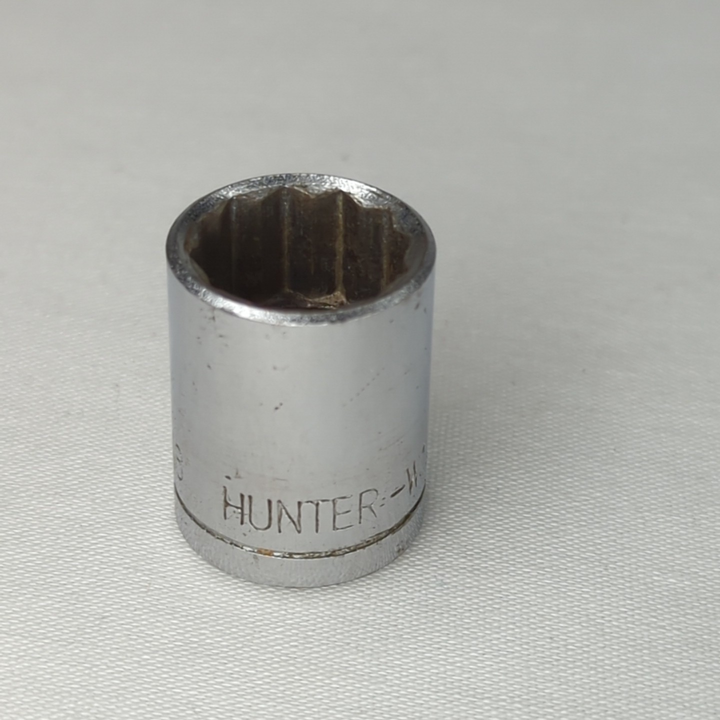 Hunter 9/16" SAE 3/8" Drive 12 Point W1213 Socket Japan