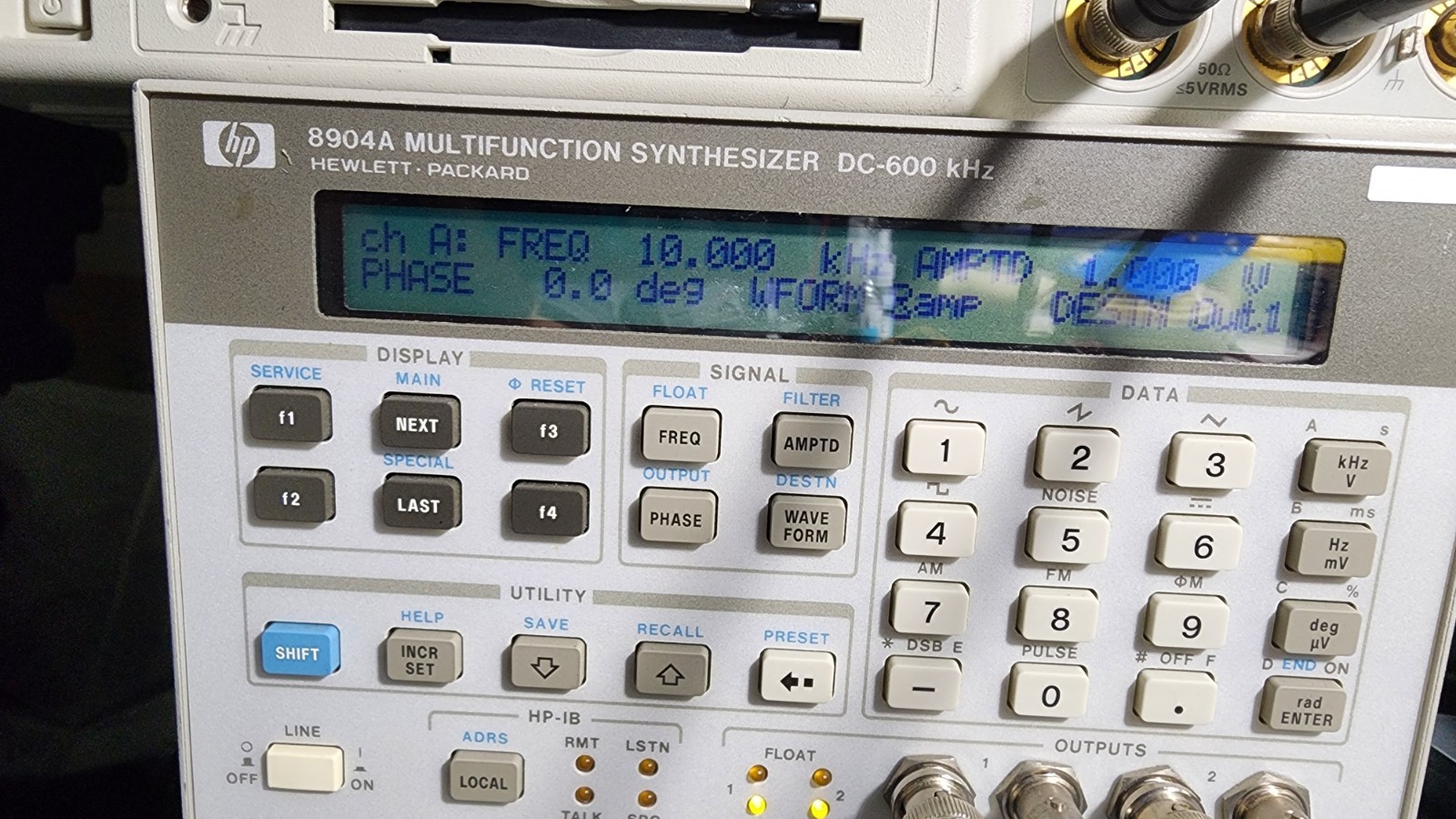 HP 8904A Multifunction Synthesizer DC-600kHz Dual Output Tested Working Option 2