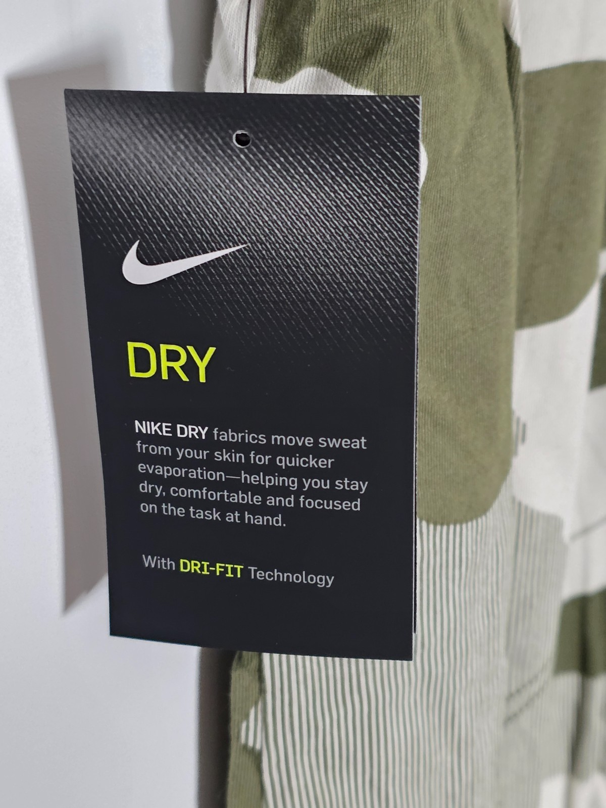 Nike Men Green Camo Tee Shirt