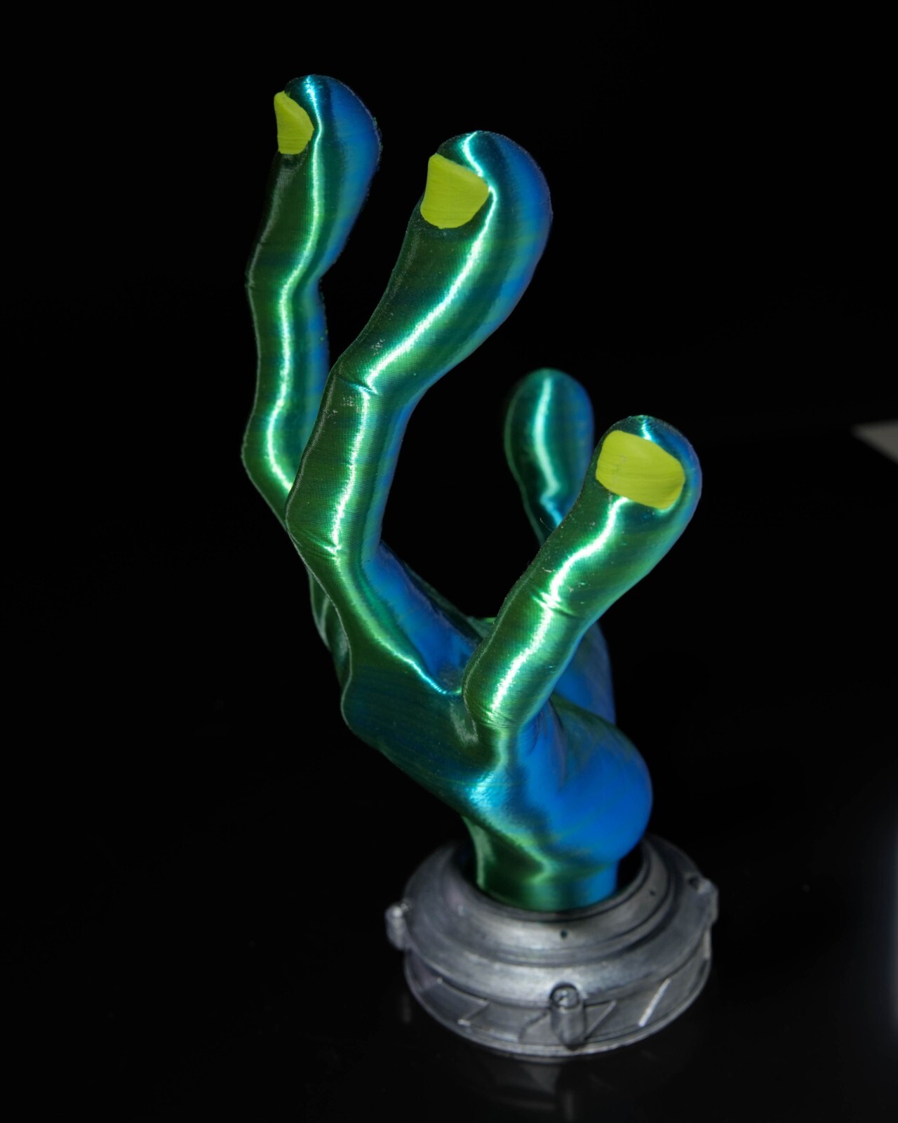 4-Finger Alien Hand | Controller Holder