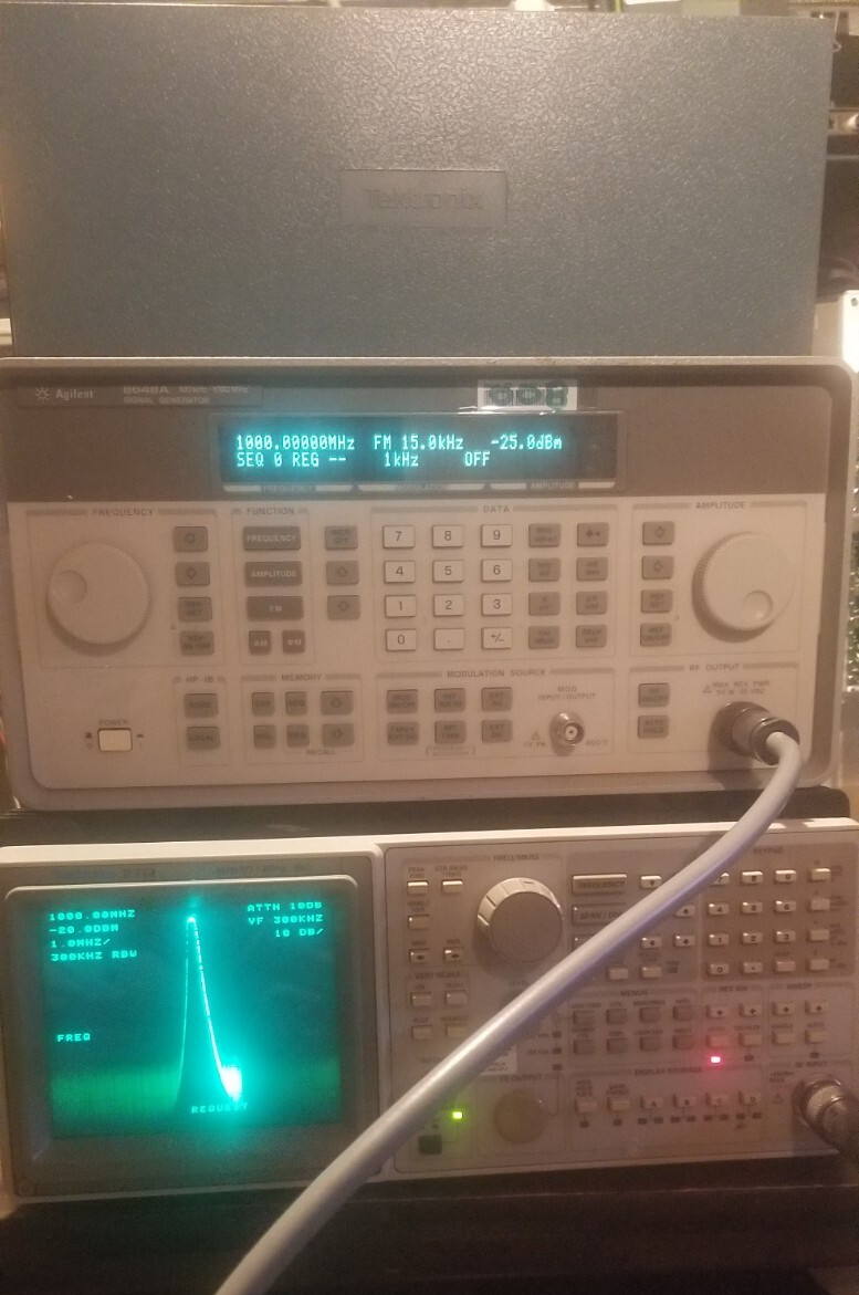 Tektronix 2712 Spectrum Analyzer WORKS GREAT front cover incl. Options