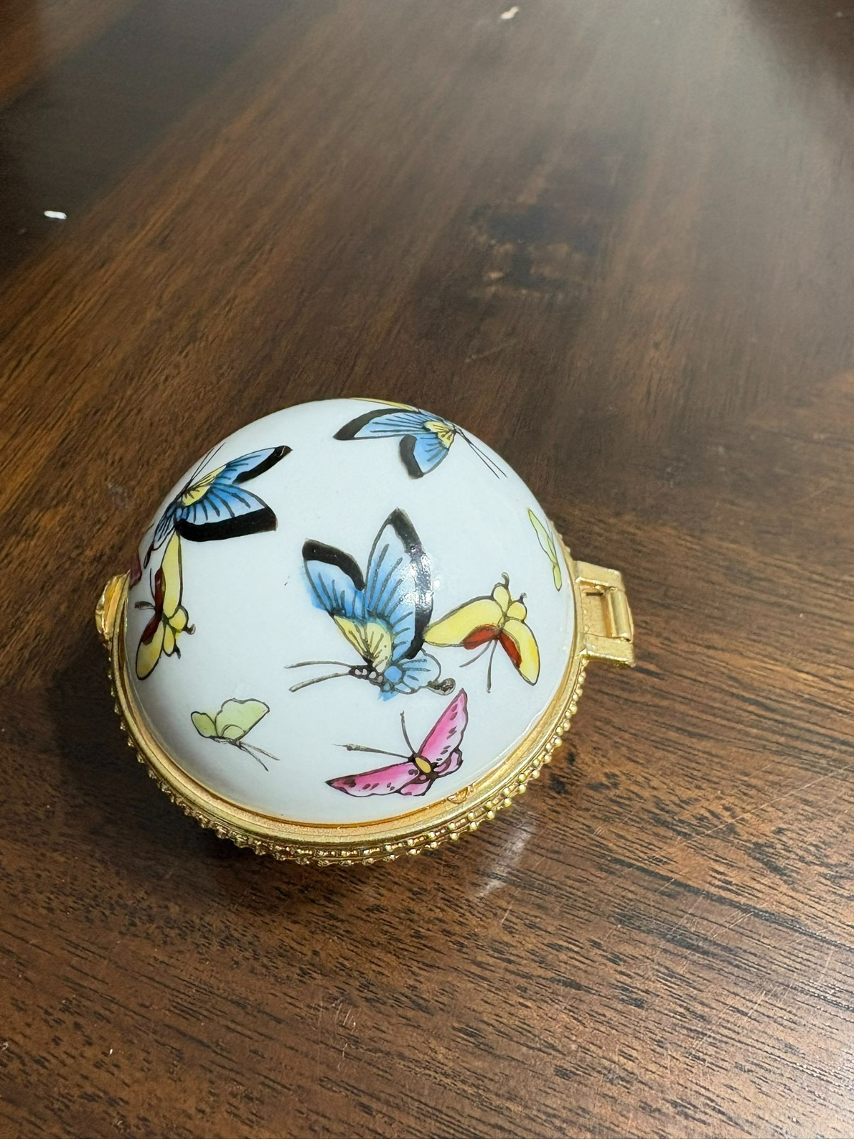 Collectable trinket box Round Butterflies design