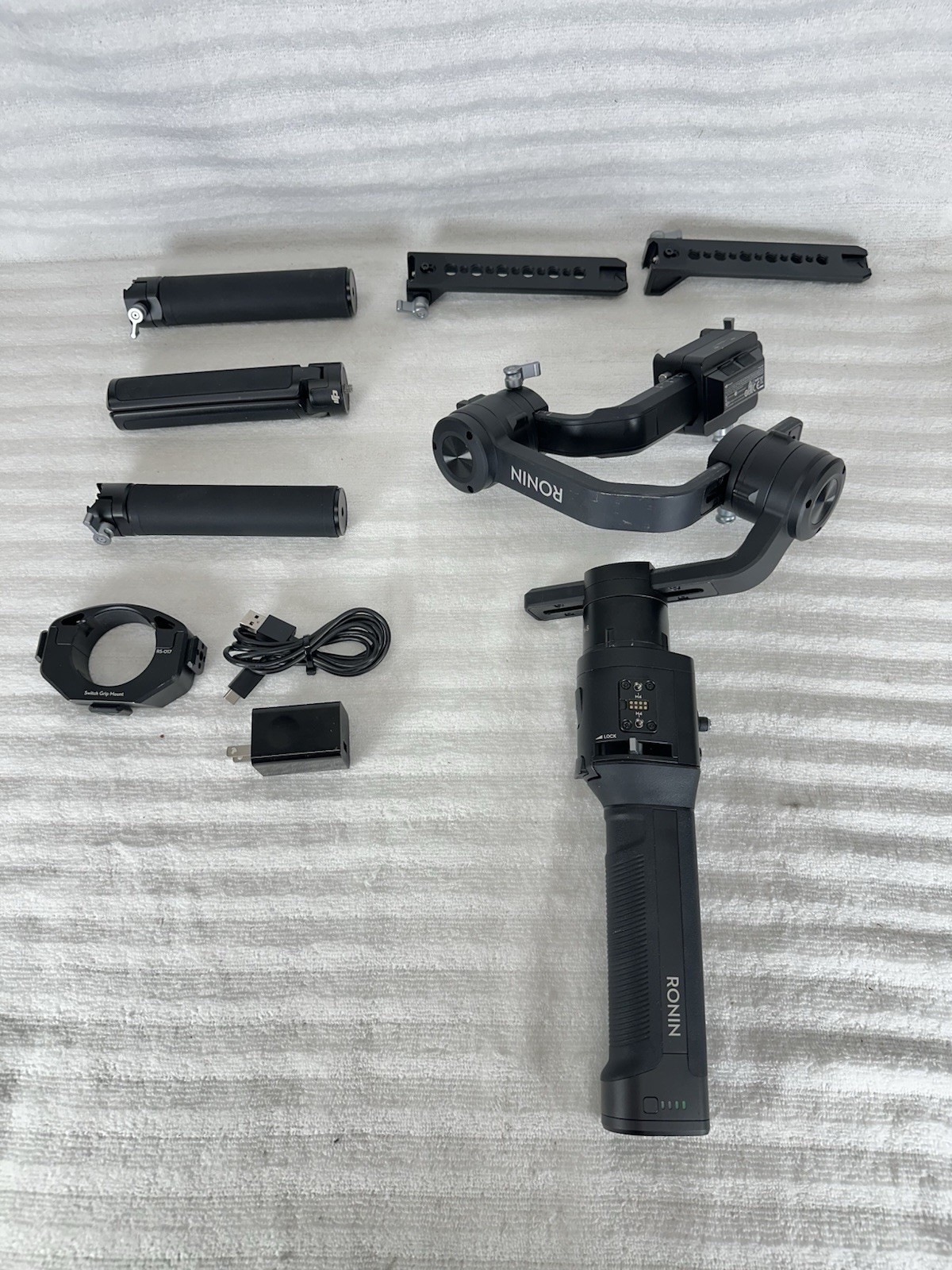 DJI Ronin S Gimbal Handheld Stabilizer ****READ****
