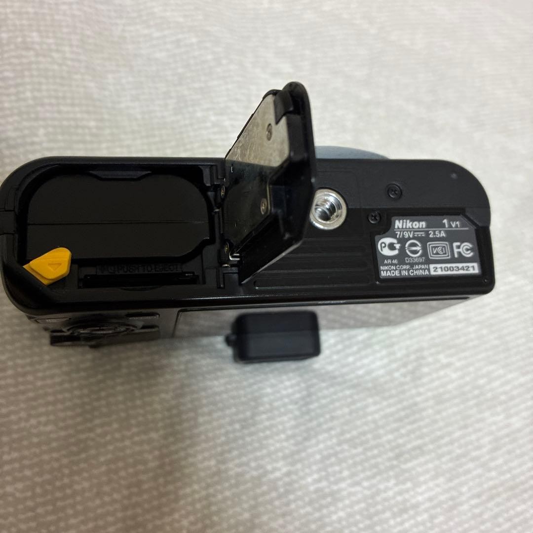 Price Nikon1 V1 Mirrorless Double