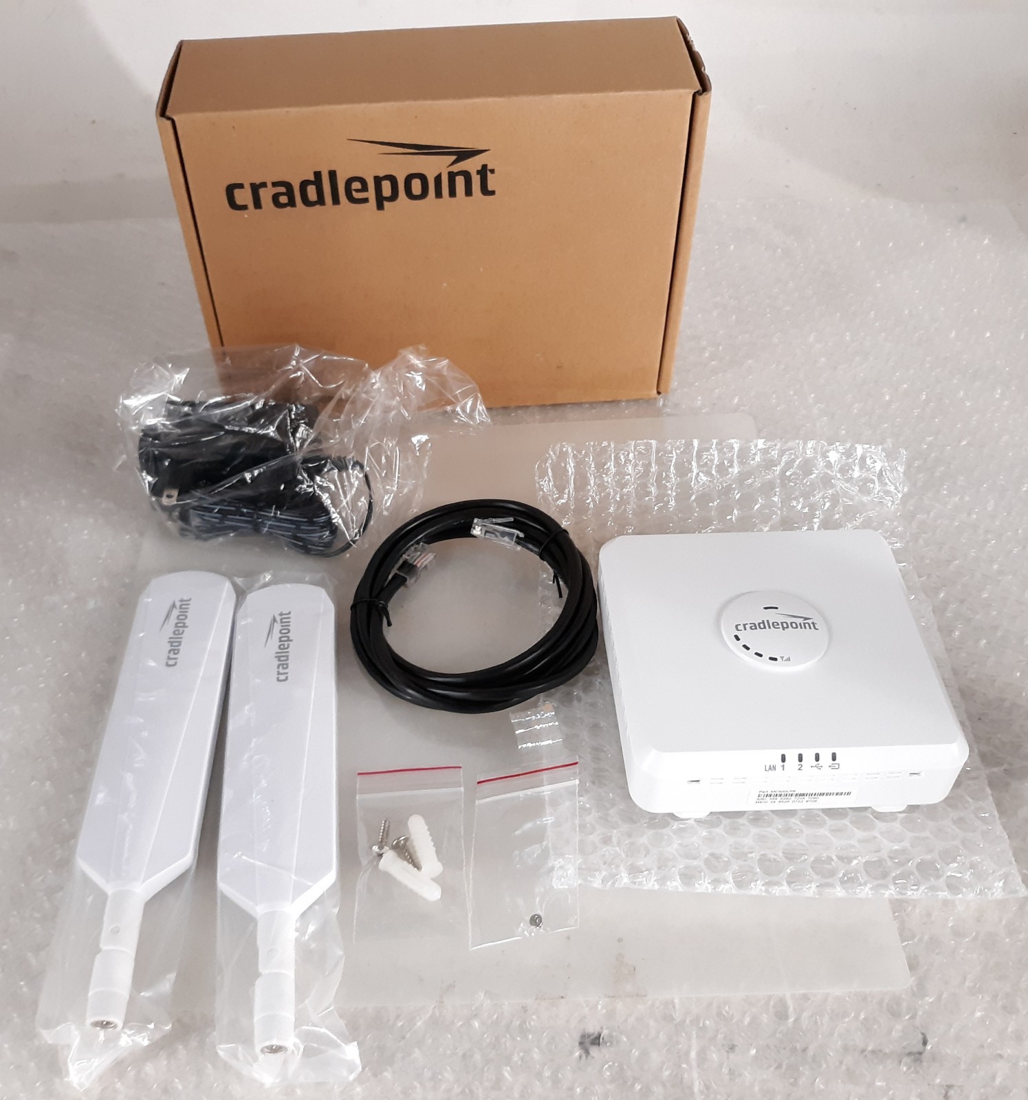 Cradlepoint CBA850 Mobile Broadband Router NEW *OPEN BOX*