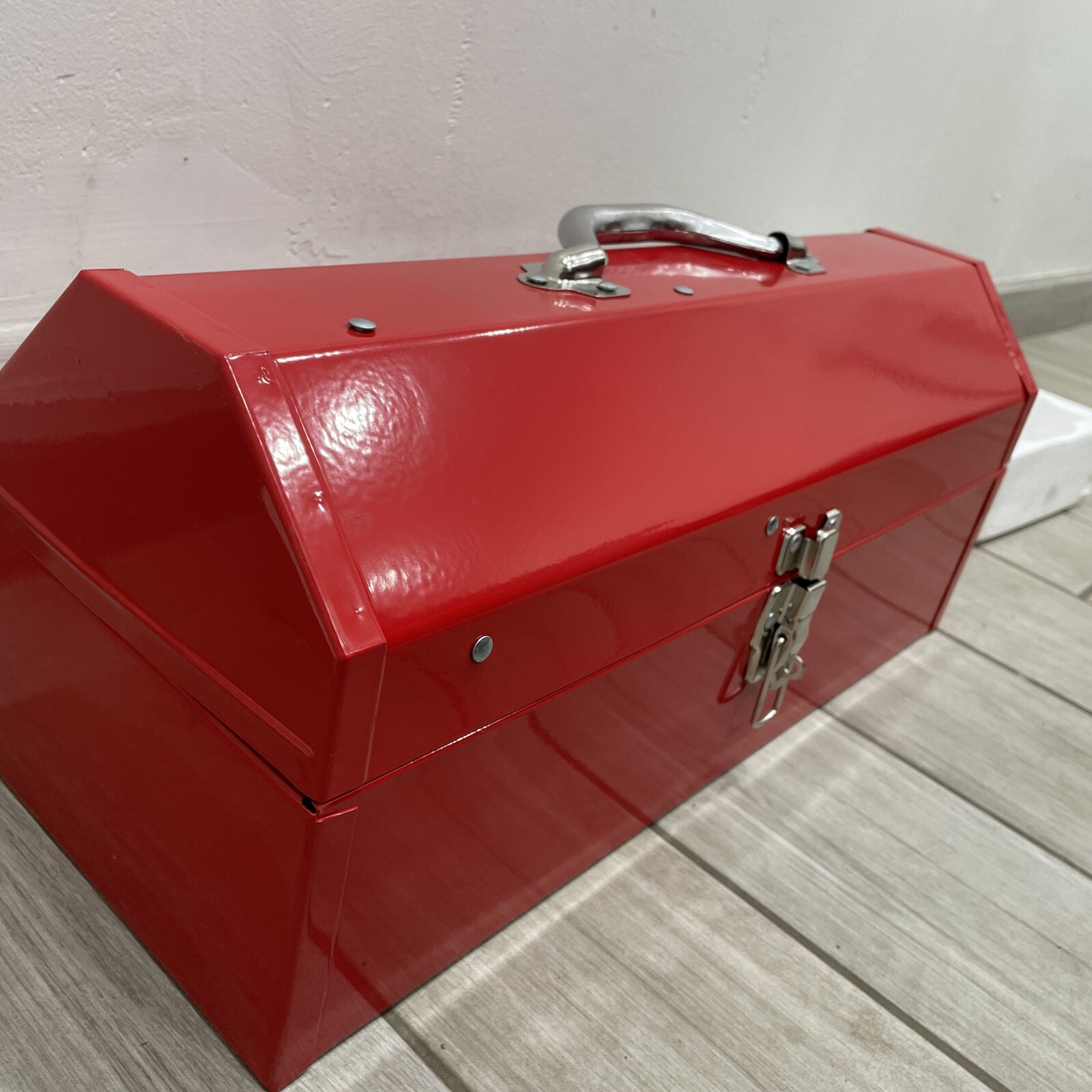 (C) Cortina 95-04-004 Roadside Emergency Kit With Steel Case 3-Triangles⚡️
