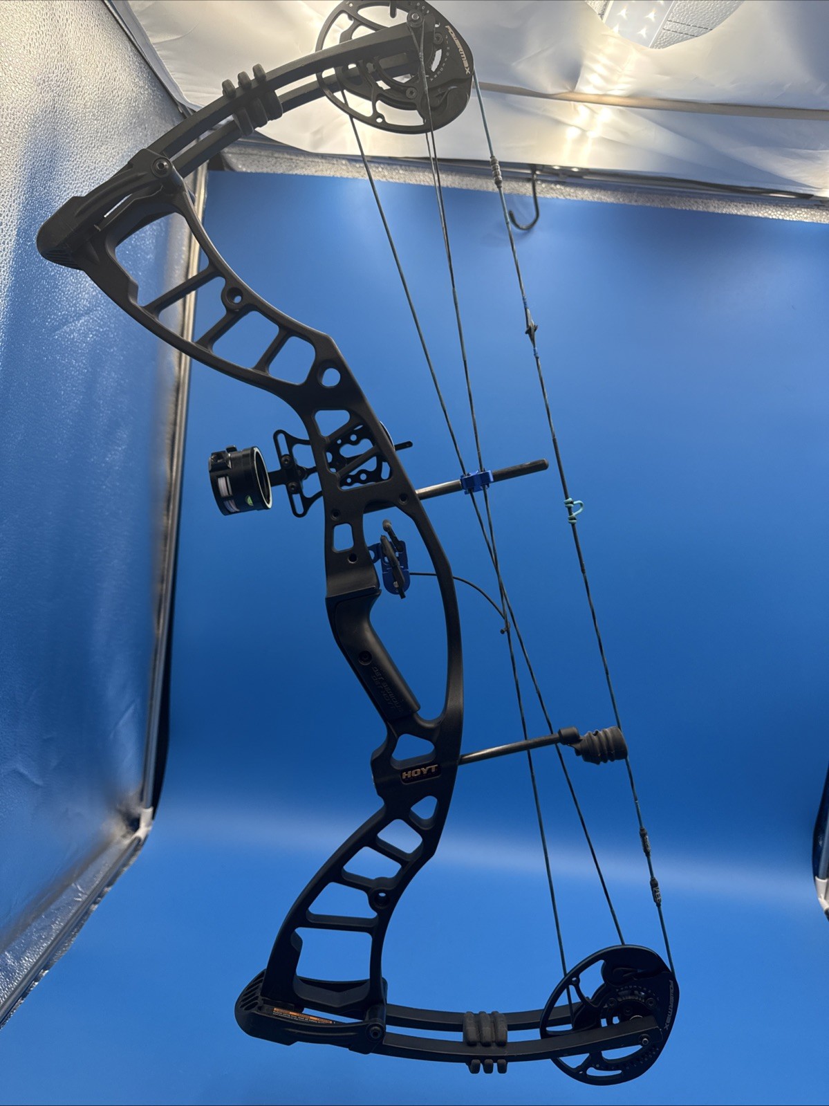 Nice Hoyt Powermax RH 60-70 Lb 25.5-30" Compound Bow