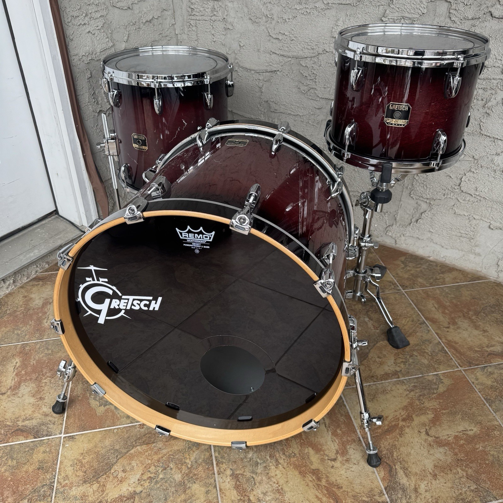 Gretsch Renown Maple Cherry Burst Drum Set