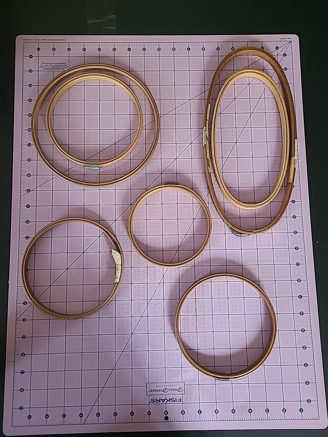 Large Lot 7 Vintage Wooden Hoops, Ovals, Circles, Holdtite, Felt Grip, 1 Duchess