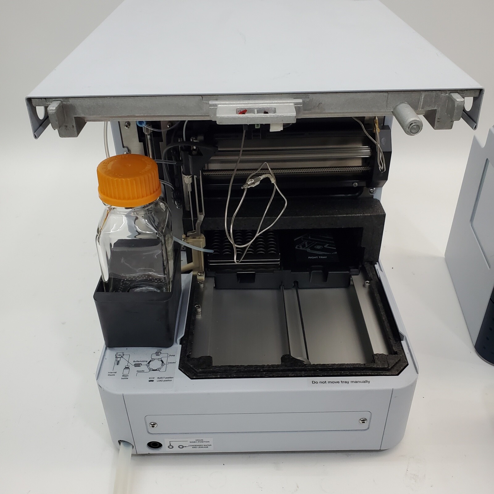 Bruker Holland Spark Autosampler Model 840 Powers On