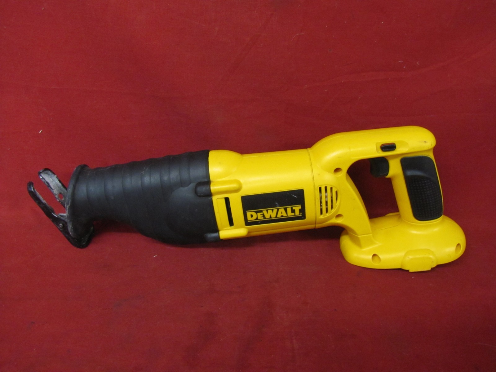 DeWalt 18 Volt Working Sawall