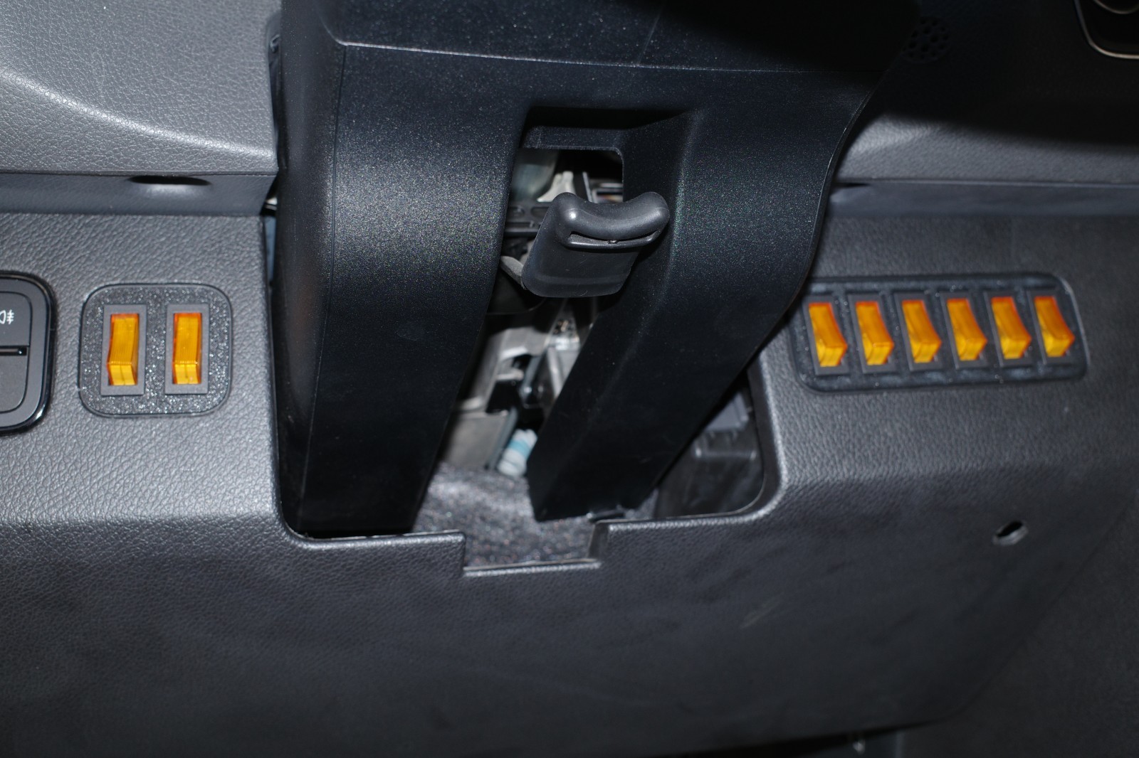 Sprinter Dash Switches Right Side 6 Gang (Fits:Sprinter 2019-2025)