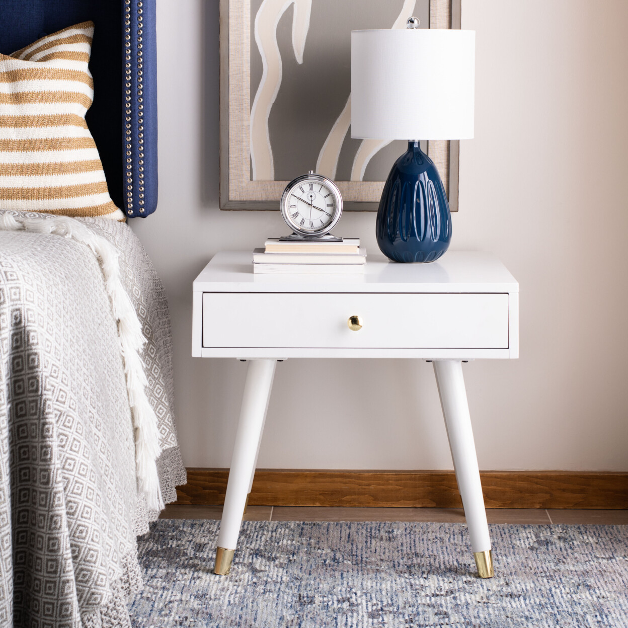 SAFAVIEH Levinson Gold Cap End Table | White / Gold |