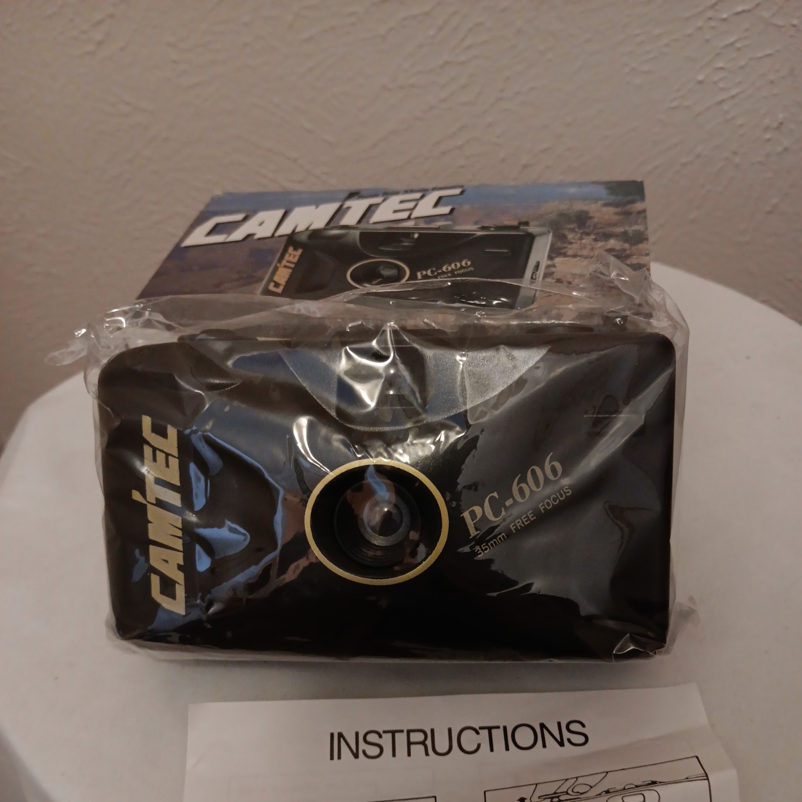 CAMTEC PC-606 35mm focus free vintage CAMERA complete in box NEW