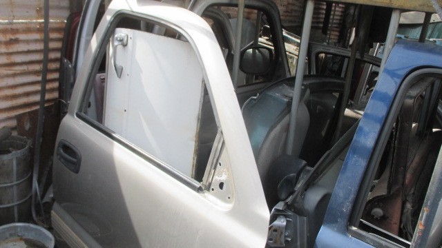 00 01 02 03 04 05 06 07 SILVERADO 1500 R. FRONT DOOR MAN RIGHT PASSENGER GOLD