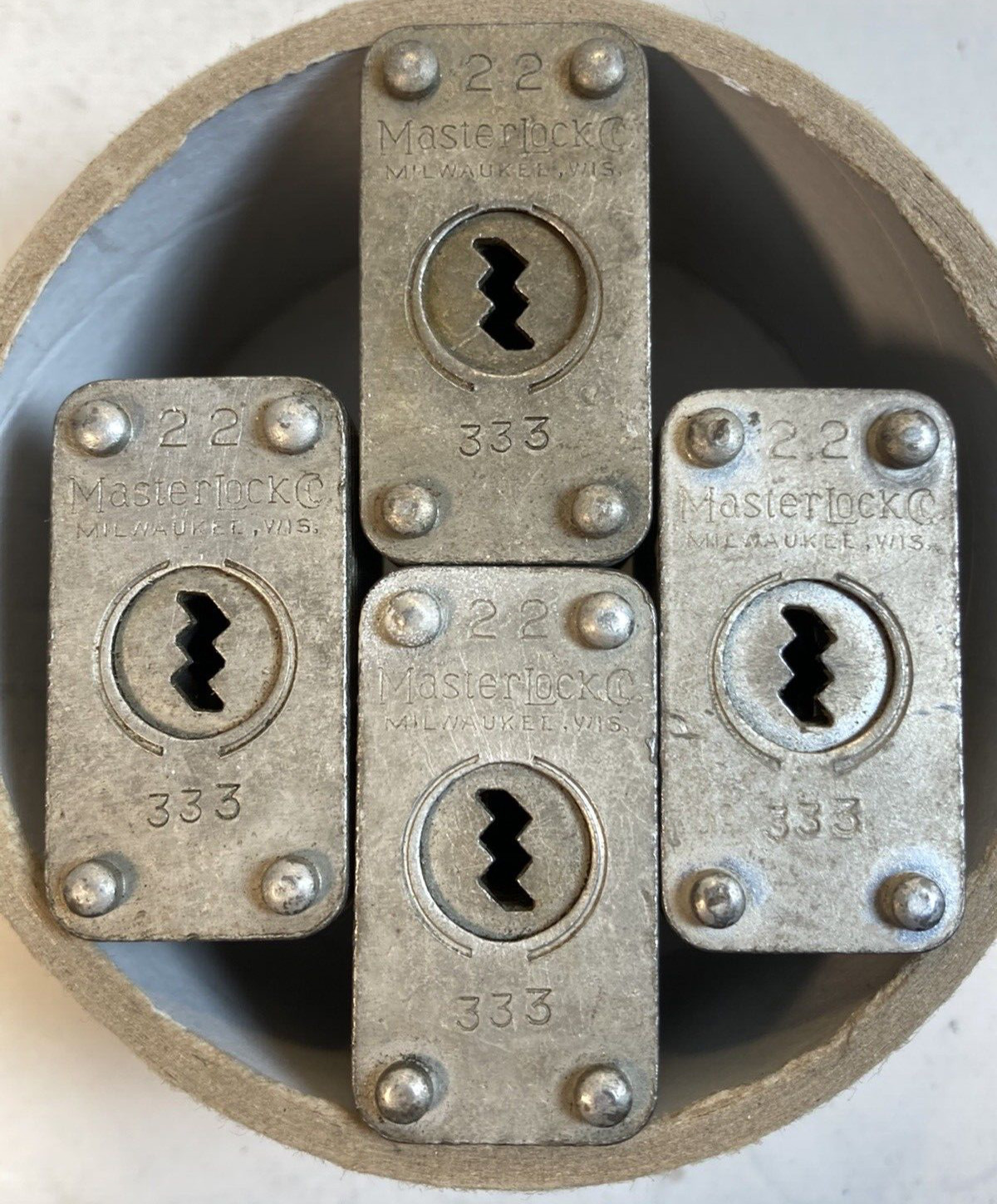 Master Lock No. 22 Padlocks Lot - Keyed Same - 4 Locks - 2 Keys - Milwaukee