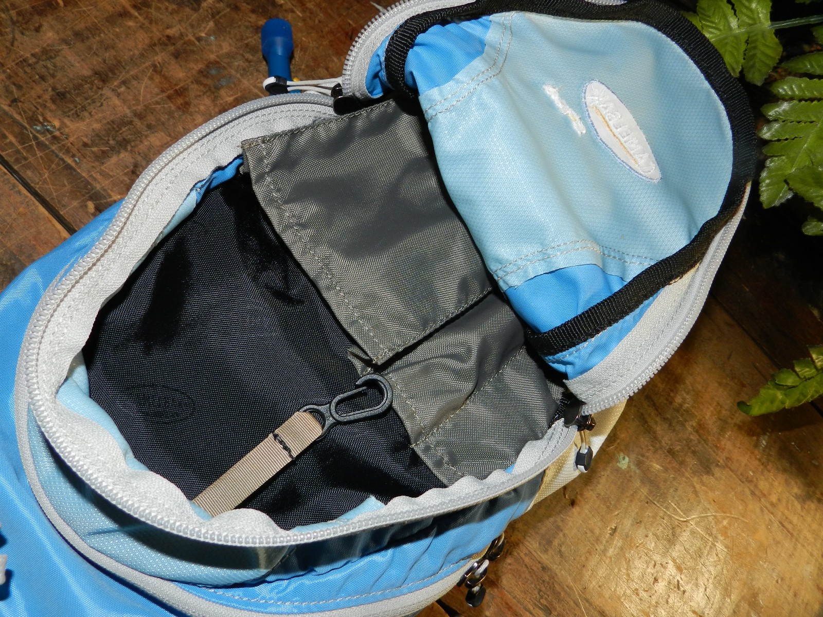 Camelbak Pixie Hydration Backpack. 1.4 Liters. 50 Oz . Short Distance Light
