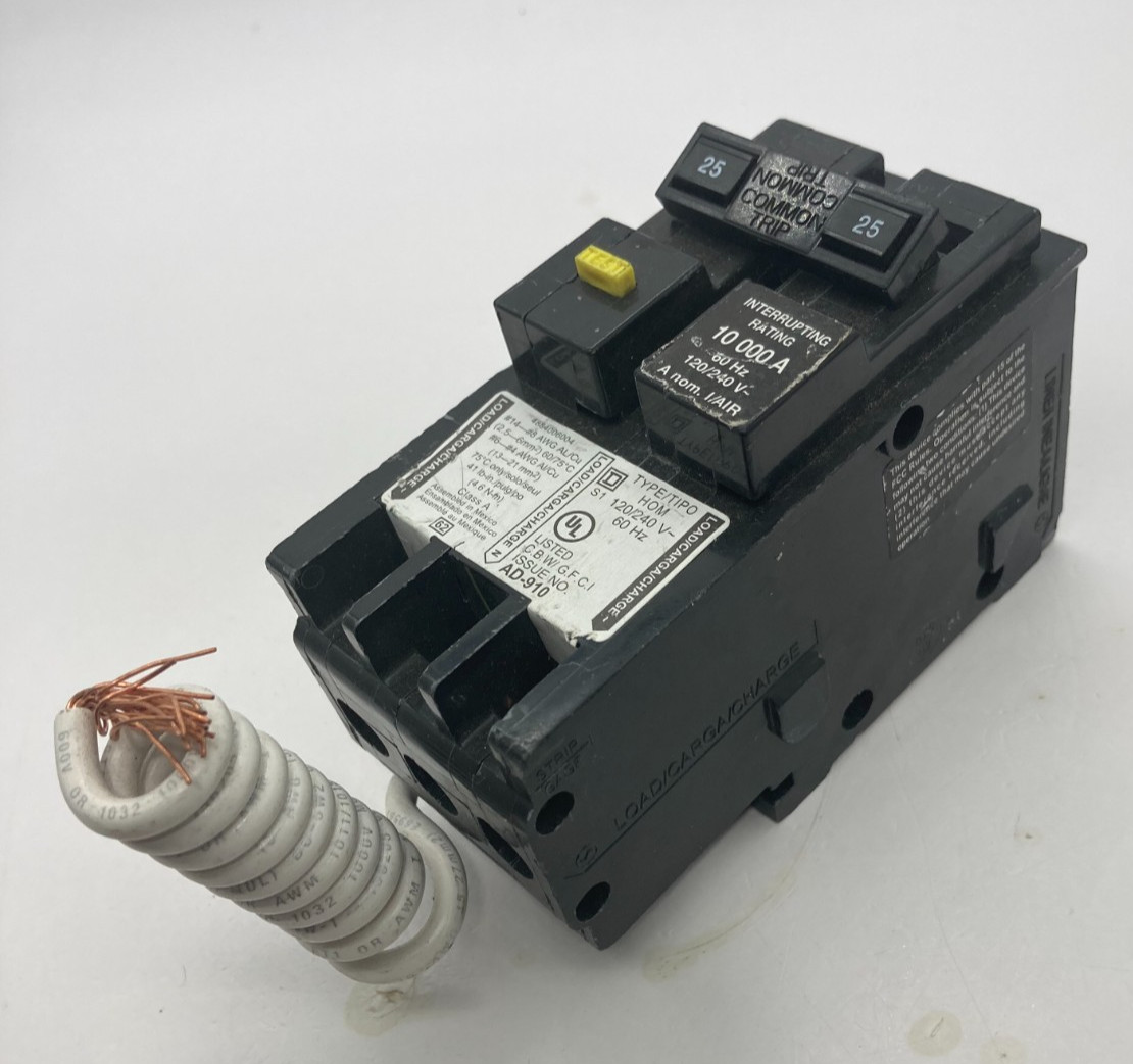 Square D Homeline HOM225GFI 2 Pole 25 Amp 120/240V Plug In HOM GFCI Breaker  NOB