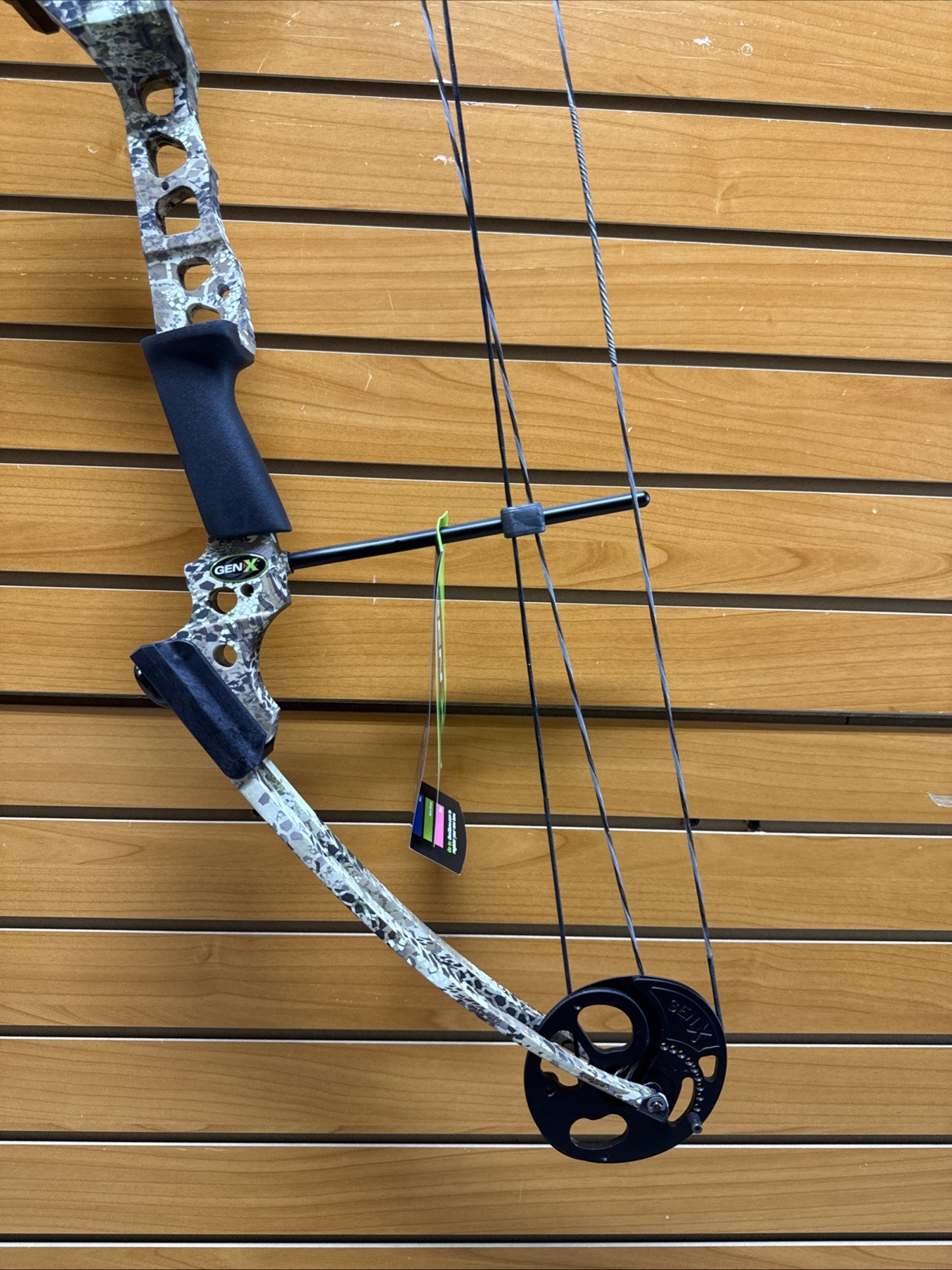 Genesis Archery Gen-X Compound Bow RH Camouflage - Item 4170