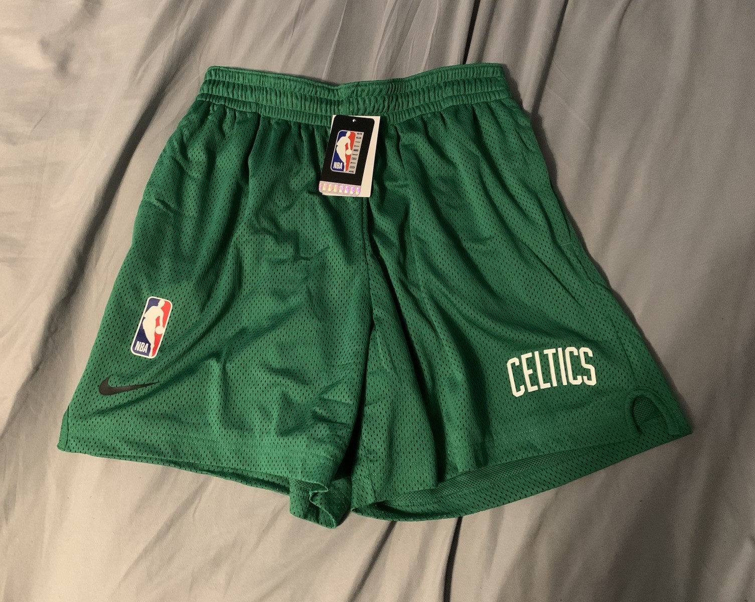 Nike NBA Boston Celtics Men’s Mesh Loose Fit Shorts FV1982-312 Green Size Large
