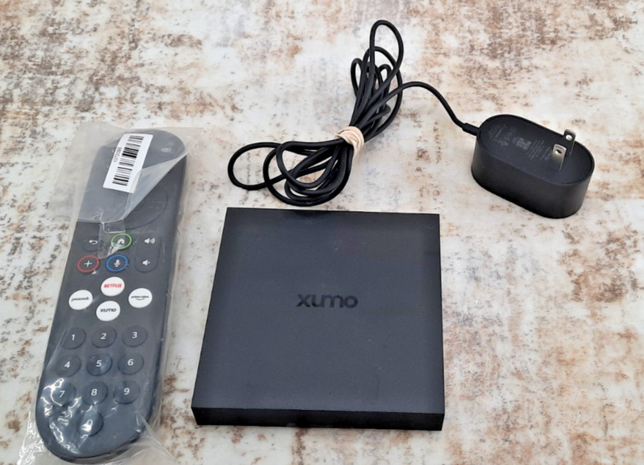 Xumo ES1 A Stream Box 4K Streaming Media Player Tested Remote HDMI