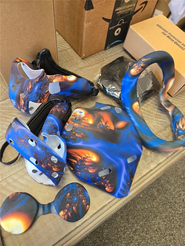 == Silicone Protector Cover Set For Meta Quest2 Bluefire Print VR Accessory NEW