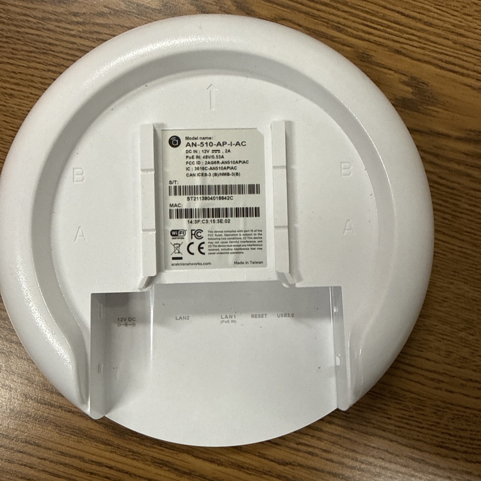 Araknis Networks AN-510-AP-I-AC Indoor Wireless Acess Point (WAP) L572