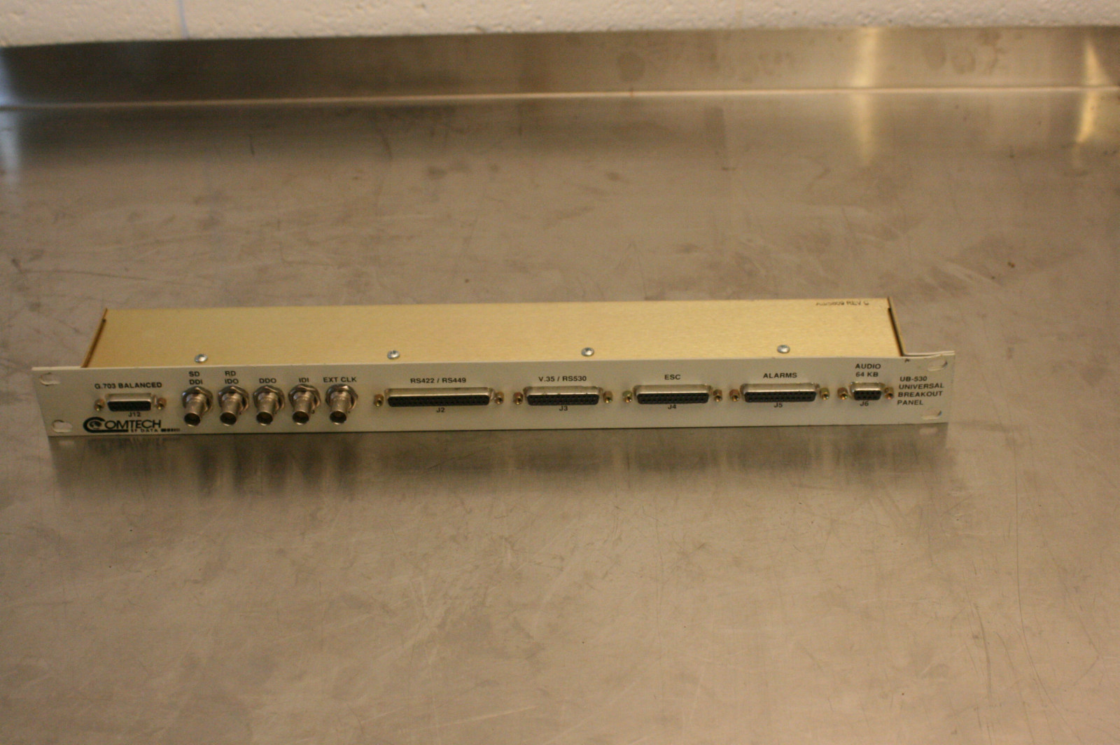 COMTECH EF DATA SATELLITE UB-530 UNIVERSAL BREAKOUT PANEL