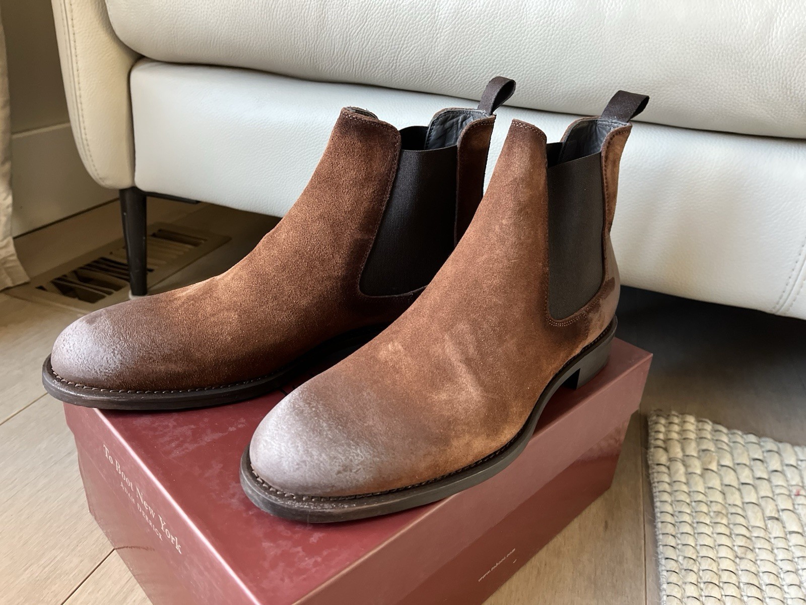 New To Boot New York Charleston Chelsea Boot Men Suede Leather 9.5 M TBH914D