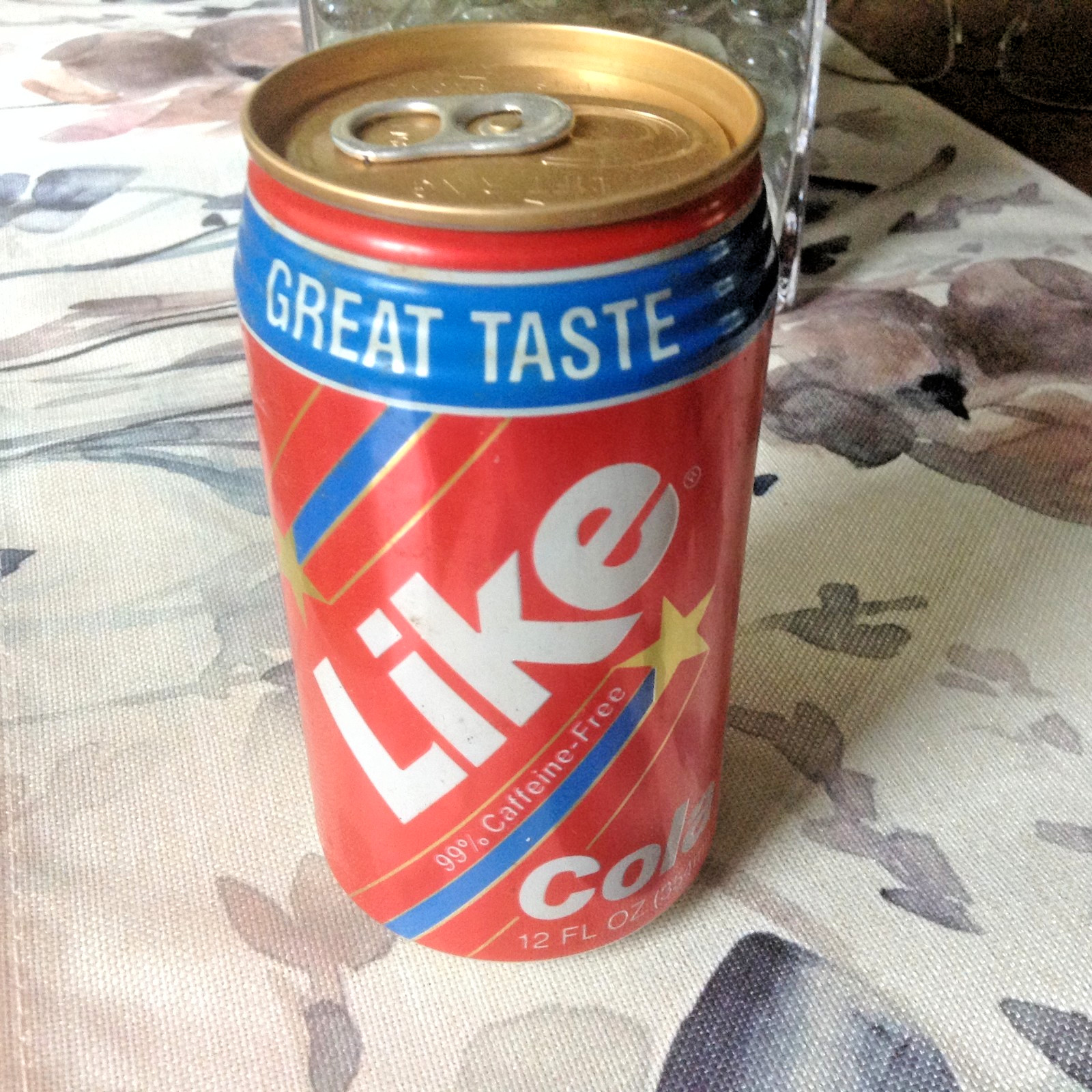 Like Cola can, by 7up Seven Up, bottom opened, retired brand vs. Coke, Pepsi