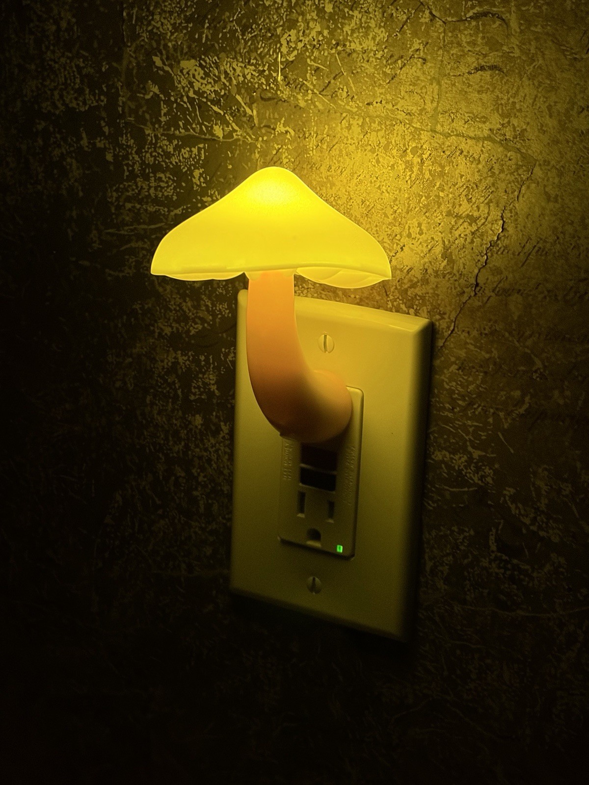 4” Mushroom Plug-in LED Bedside Night Light Learning Light Control Sensor Yellow