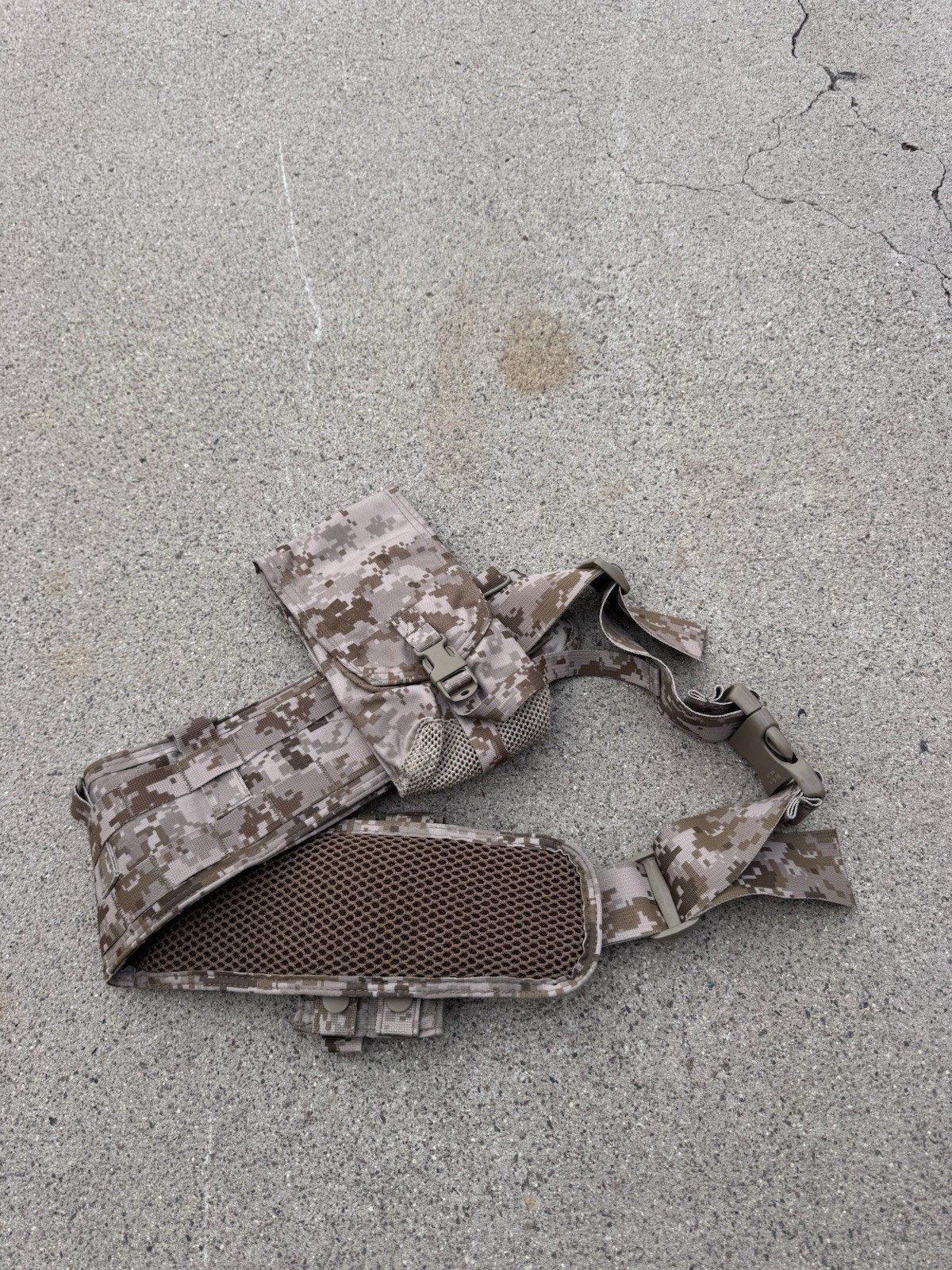 Eagle Industries AOR1 Padded Operator Belt Medium/Large w/ Pouches