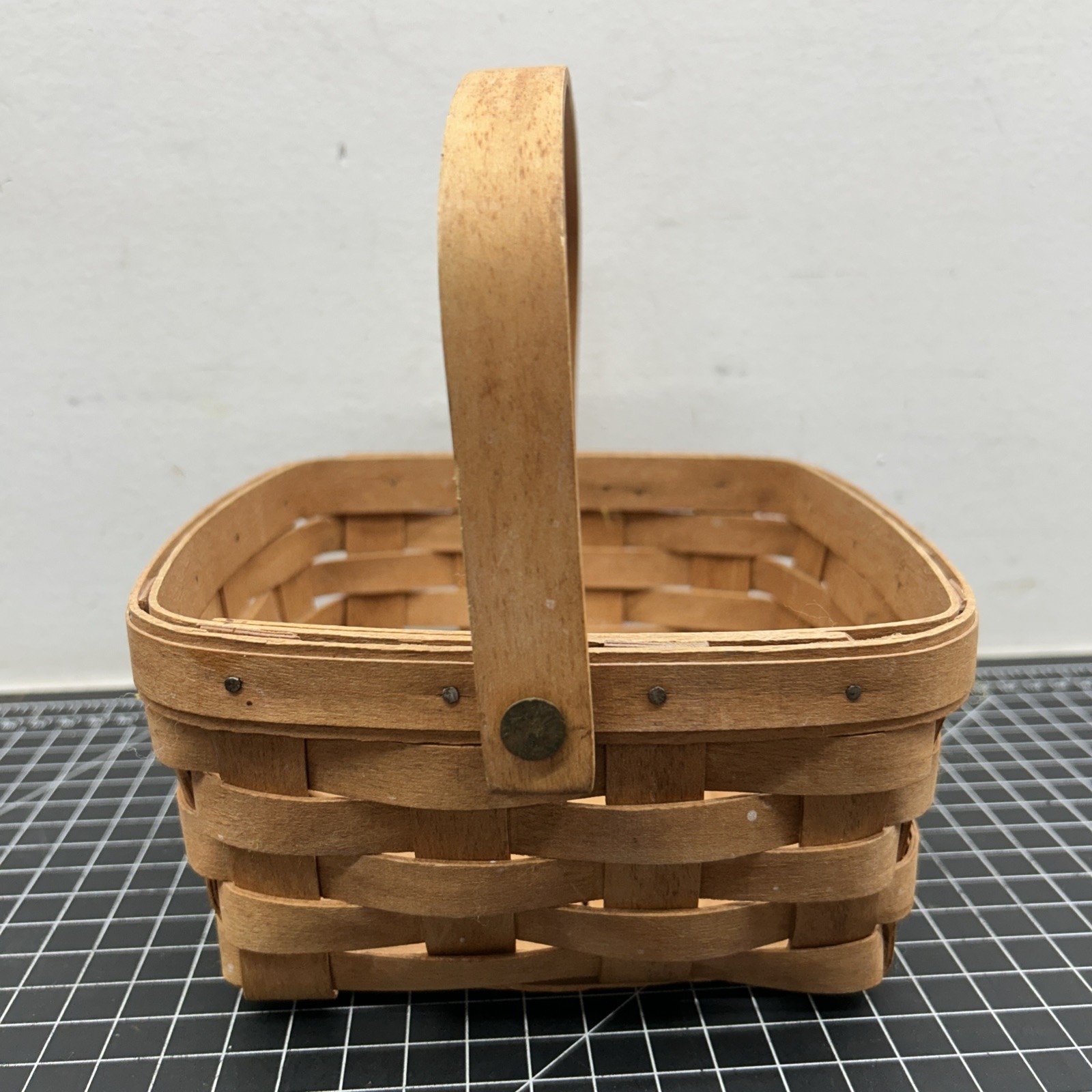 1999 Longaberger Berry Basket with Swing Handle; 7" Square