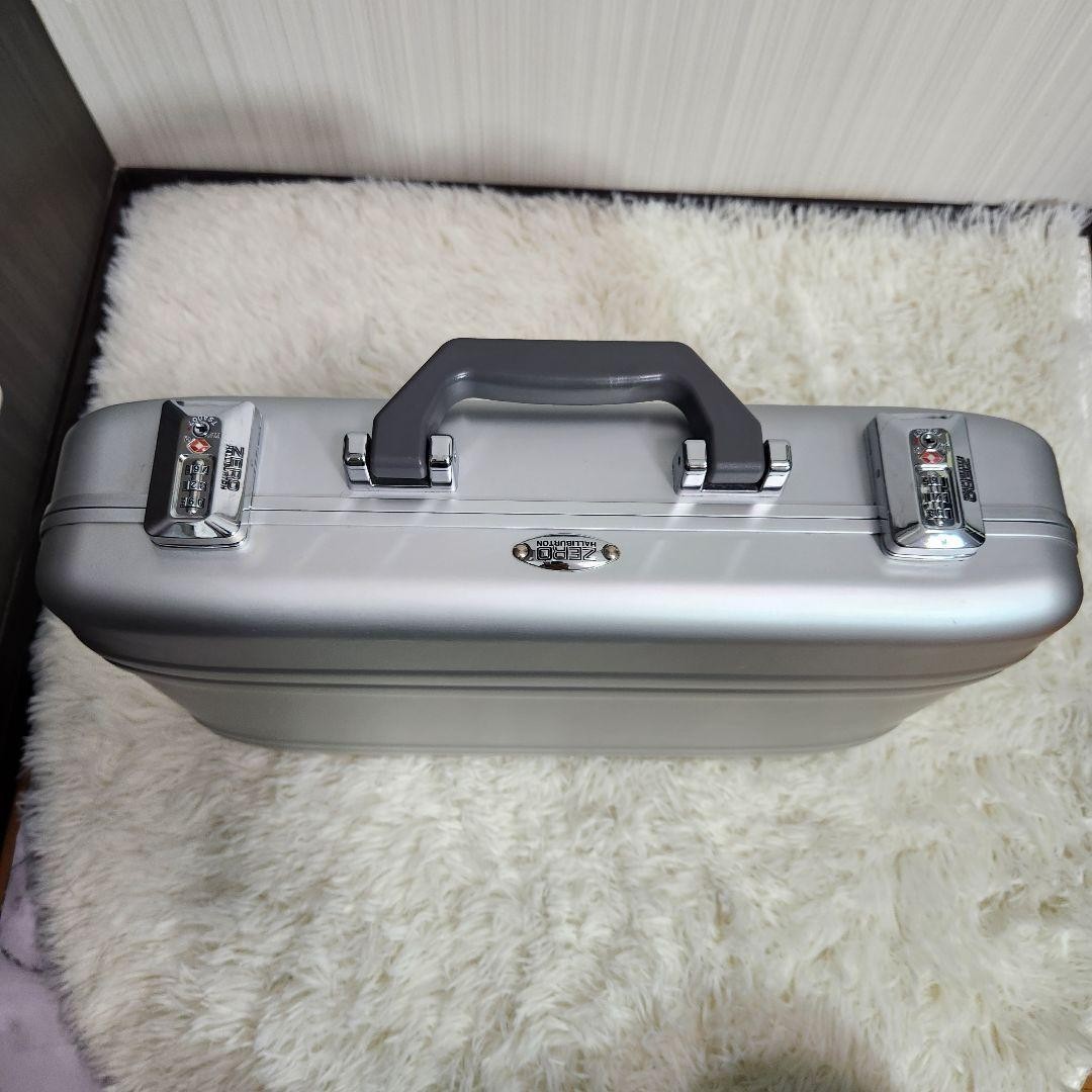 ZERO HALLIBURTON P2 Aluminum Attache Case Briefcase Silver USA