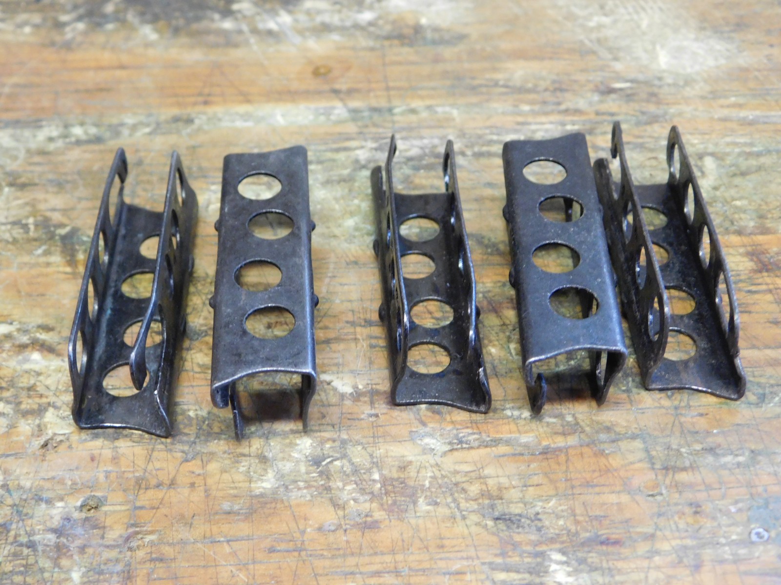 5 Original Blued 303 Pattern Rifle 5rd Charger/Stripper Clips. MK4 KF with Arrow