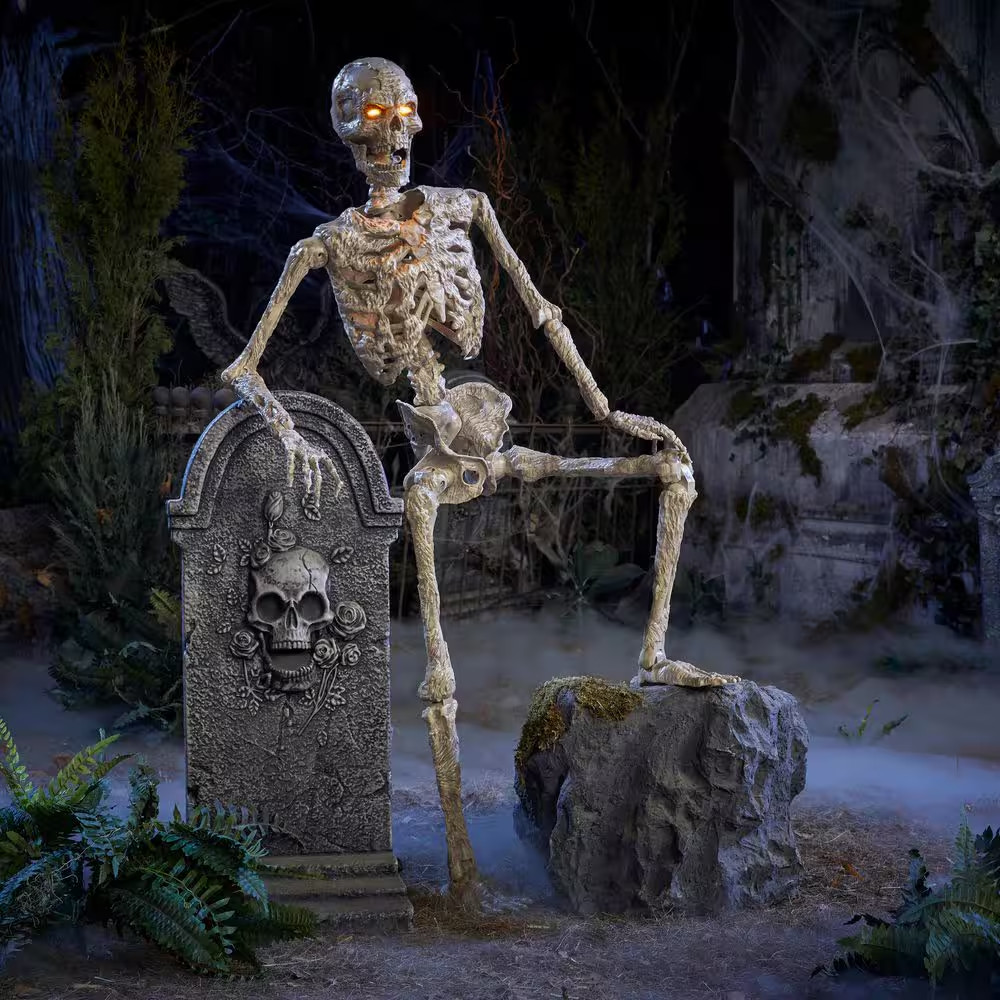 5 FT Ultra Posable Rotting Corpse Halloween Decor