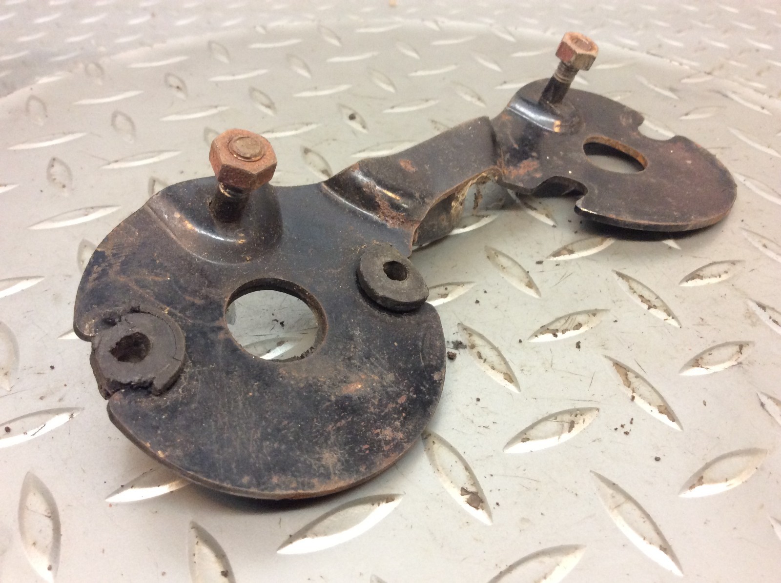 1972 72 Yamaha DS7 250 Gauge Mount Bracket Support Bent