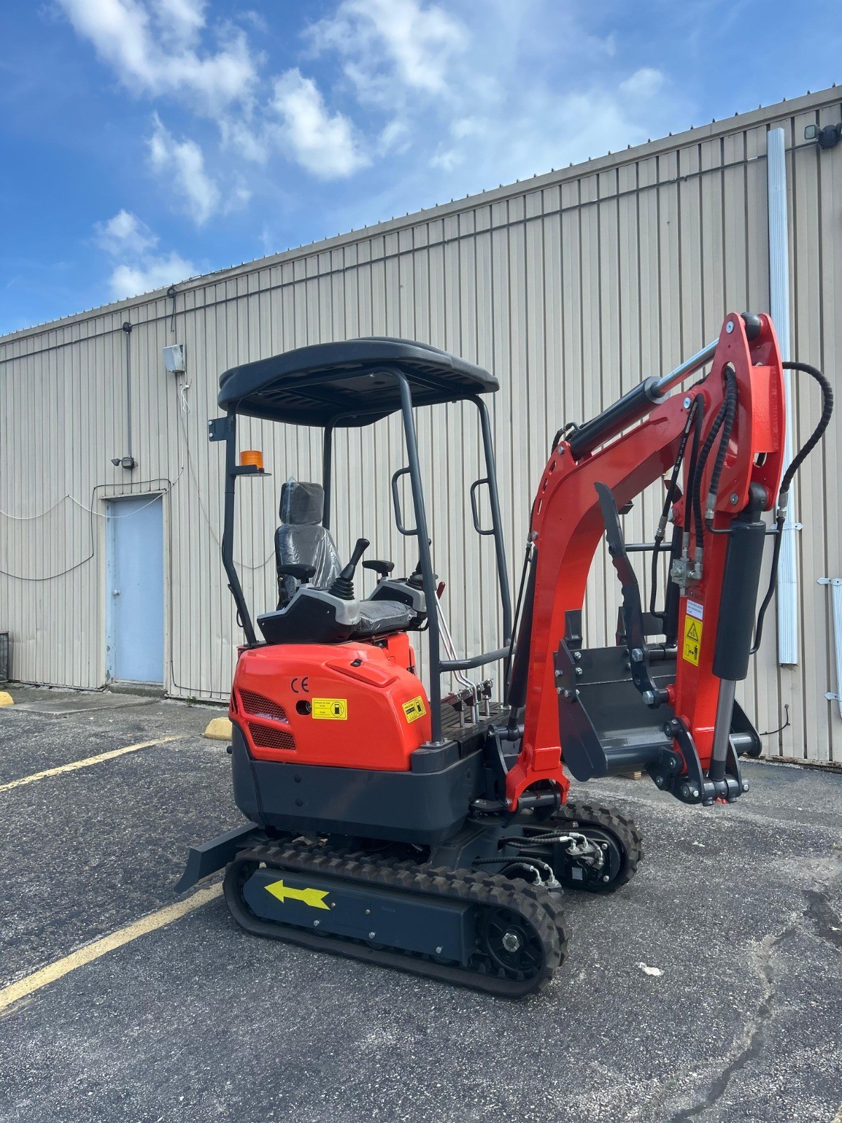 2025 2 Ton New Mini Excavator, EPA certified USA KUBOTA D902 Diesel Engn 16 hp