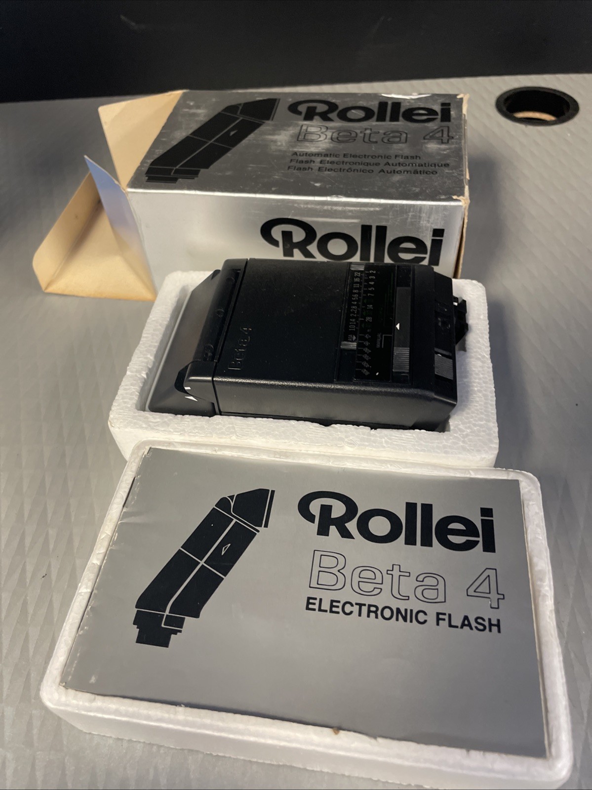 ROLLEI BETA 4 HOT SHOE AUTOMATIC ELECTRONIC FLASH New old Stock