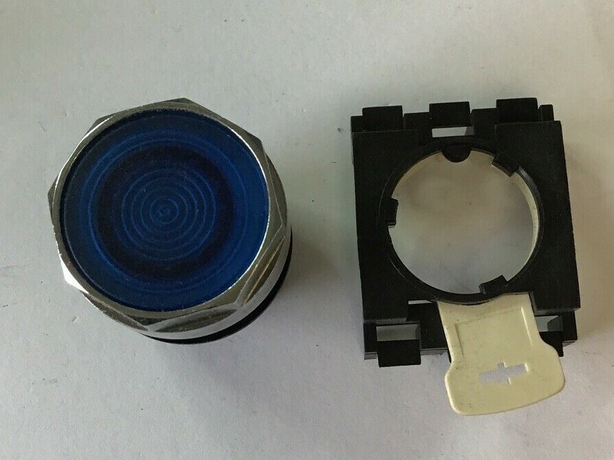 CUTLER HAMMER E22N6 FLUSH PUSH BUTTON 25MM ILLUM. BLUE ***LOTOF2***