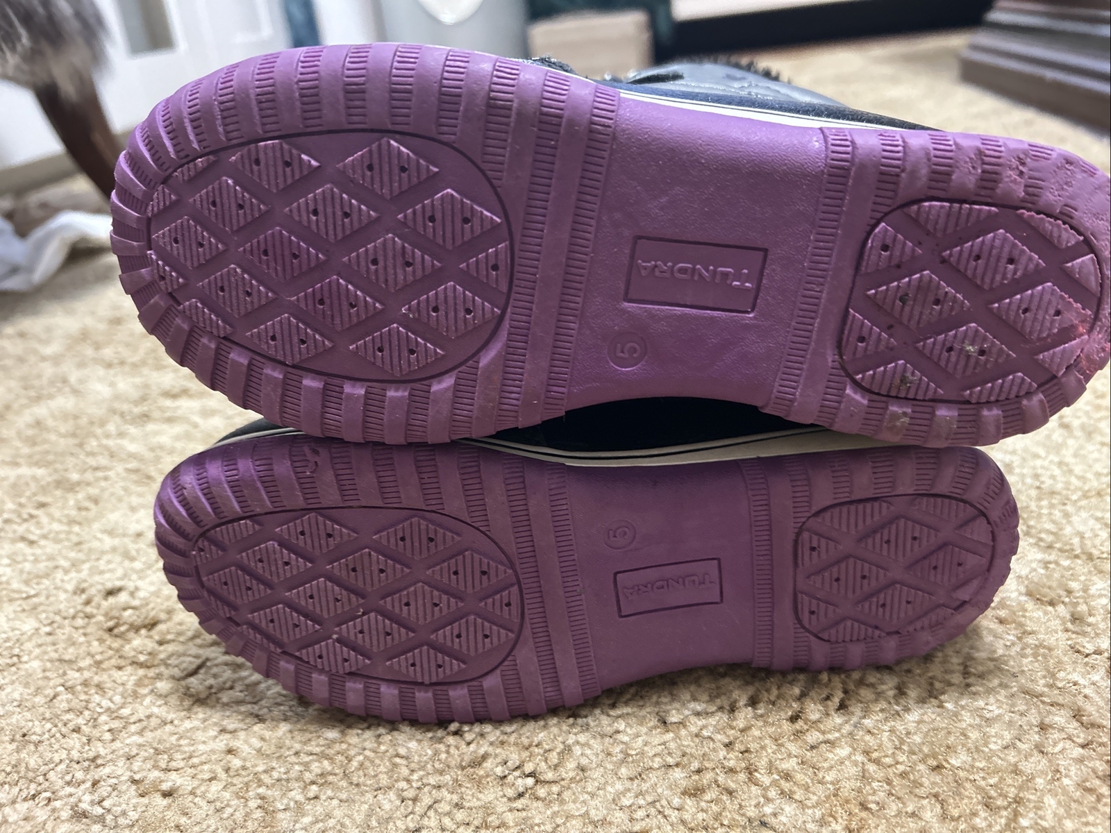 KidsTundra Snow Boots Size 5M