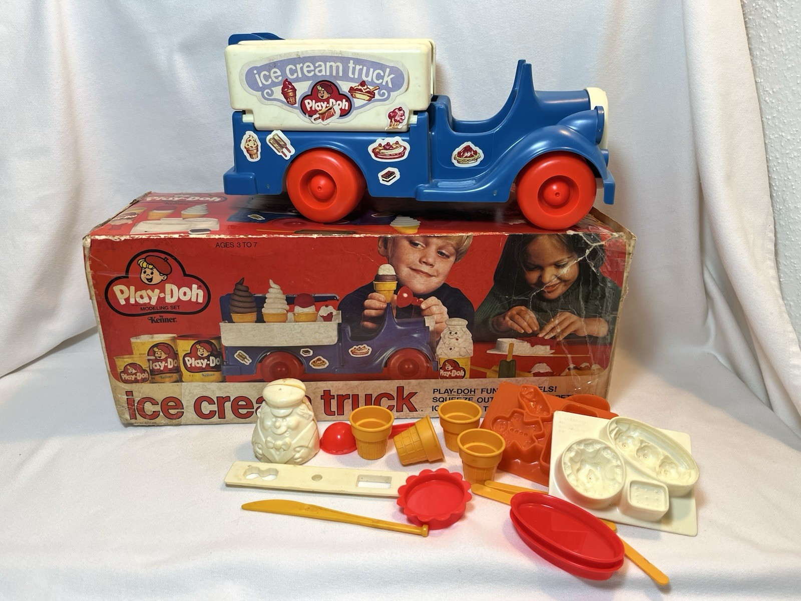 VINTAGE PLAYDOH ICE CREAM TRUCK 1975 KENNER WITH ACCESSORIES and BOX