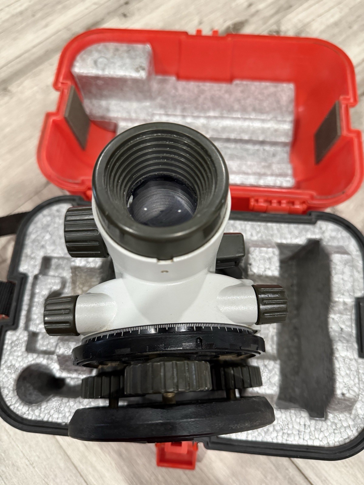 Sokkia B40-A Builders  Auto Level with Original Plastic Carry Case