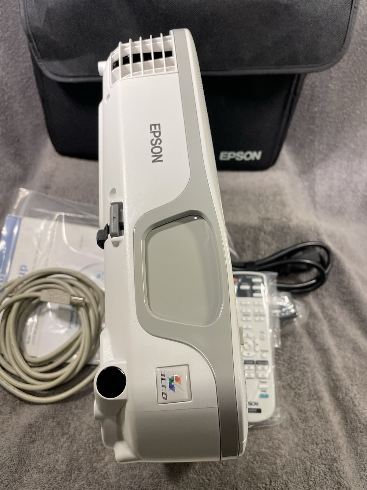 Epson PowerLite S11 Projector With Extras TESTED With Remote And Extras As Shown