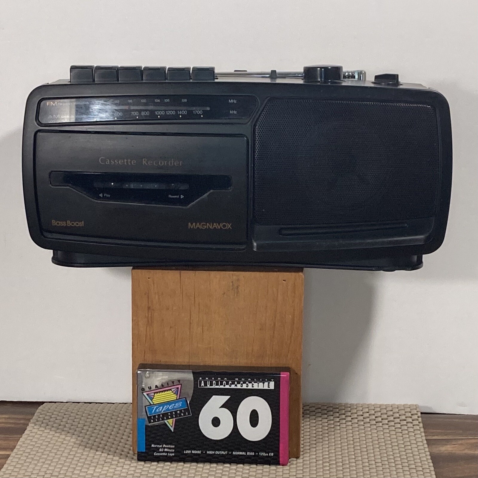 Magnavox Portable AM / FM Radio Tape Recorder No. AQ5010/17 w New Tape Works