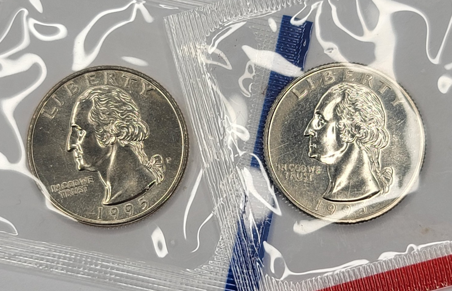 1995 P & D Washington Quarters 2 US Mint Coins Uncirculated in Cello