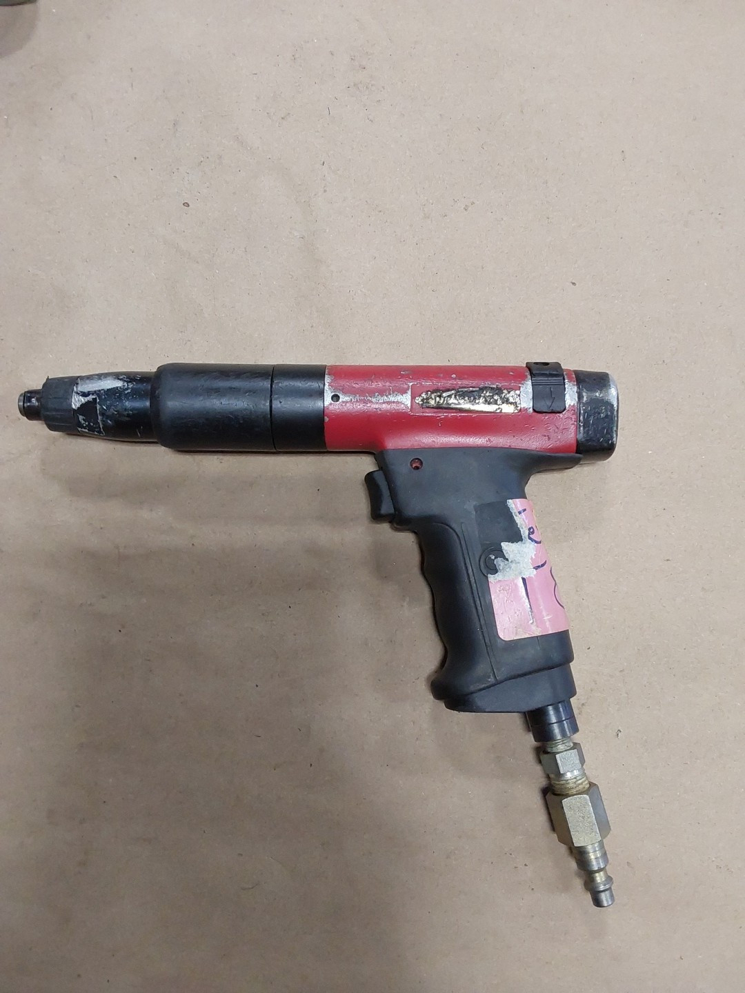 Desoutter Pneumatic Pistol Grip Screwdriver 1/4" 0,4Nm-2,1Nm