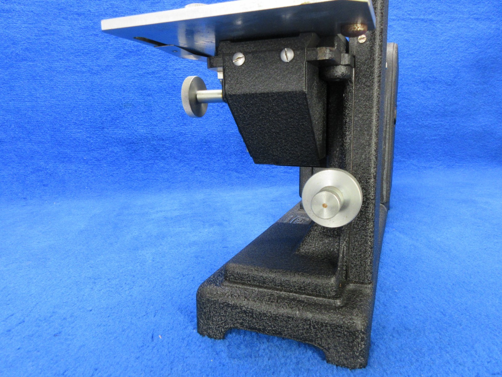 Leitz Wetzlar Carbon Arc Lamp Projector Microscope XI C model - vintage cool!
