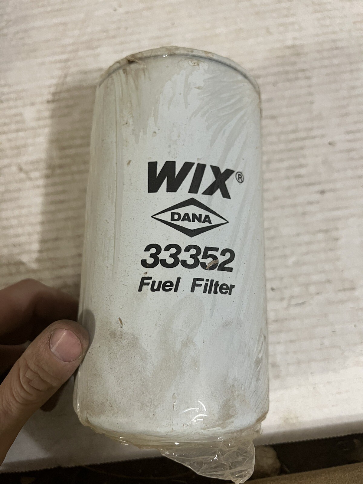 wix 33352 Fuel Filter New In Plastic