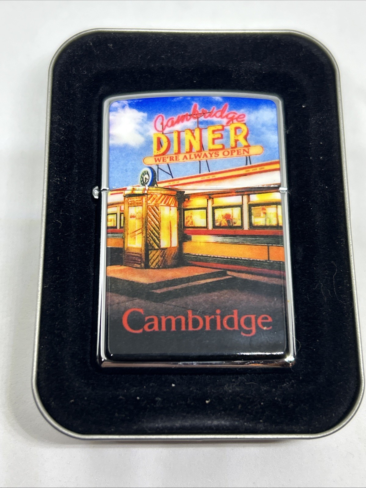 SEALED ZIPPO LIGHTER 1997 CAMBRIDGE DINER Polished Chrome with Sleeve Unfired